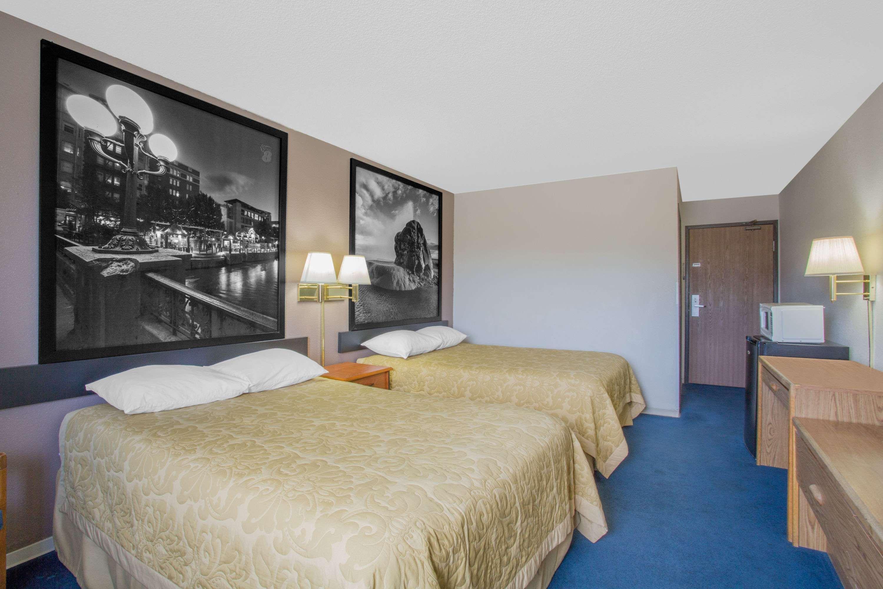 Hotel Super 8 By Wyndham Nv